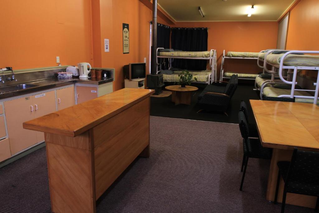 Bazil'S Backpackers Bbh Hostel & Surf School Westport Camera foto