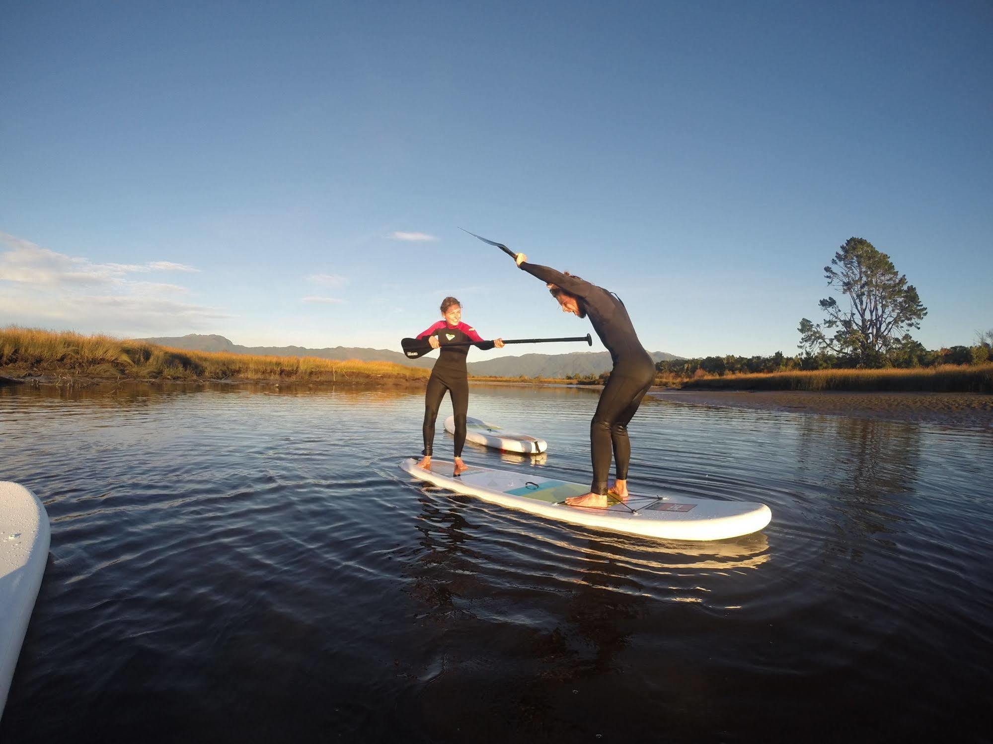 Bazil'S Backpackers Bbh Hostel & Surf School Westport Esterno foto