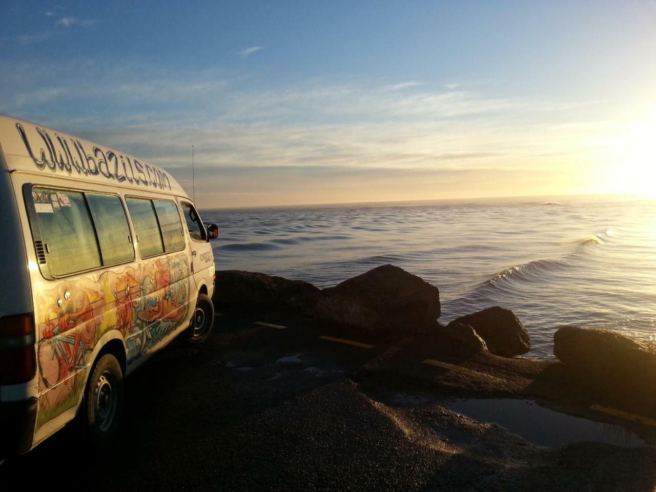 Bazil'S Backpackers Bbh Hostel & Surf School Westport Esterno foto